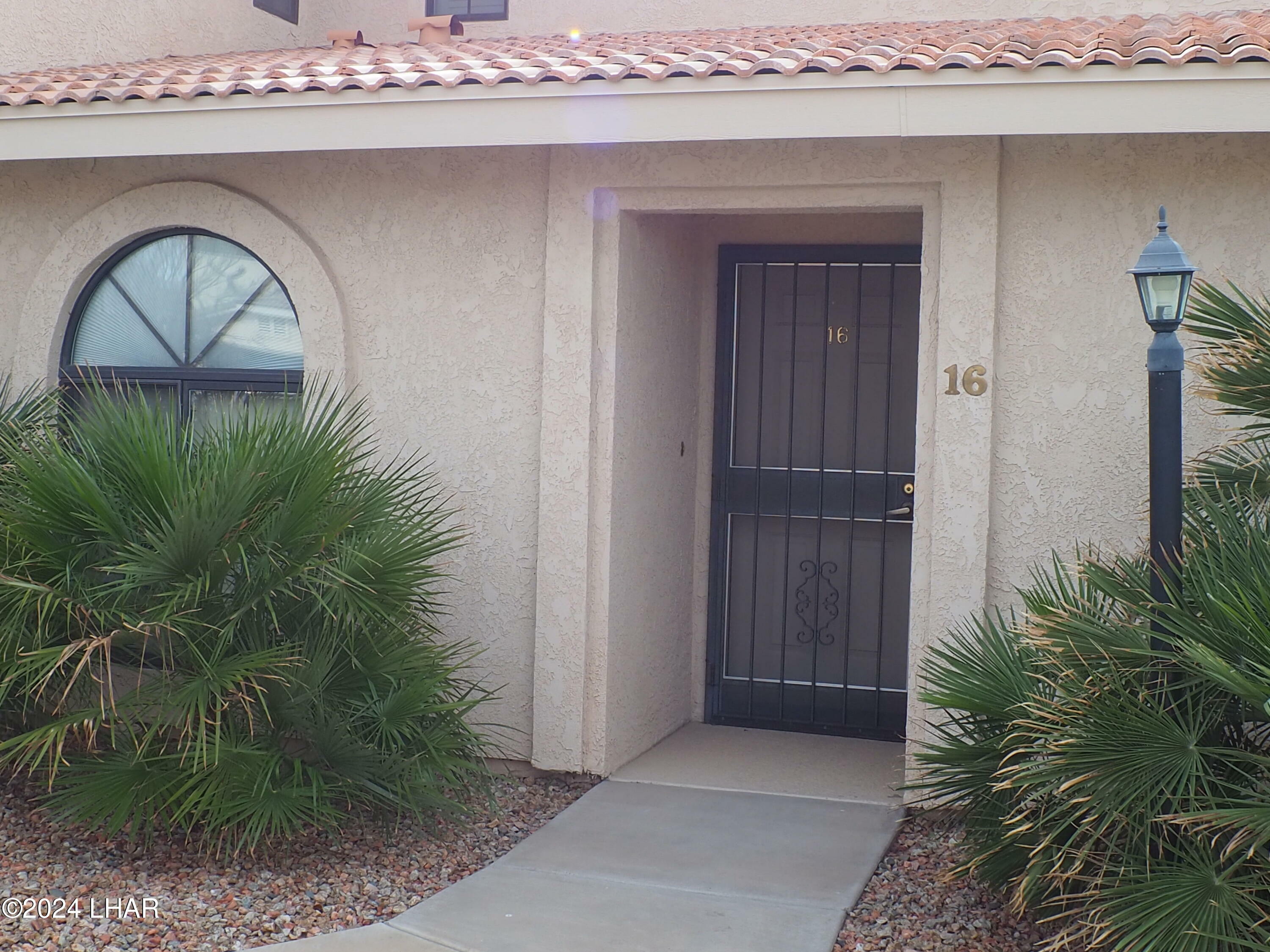 Property Photo:  2095 Mesquite Ave C16  AZ 86403 