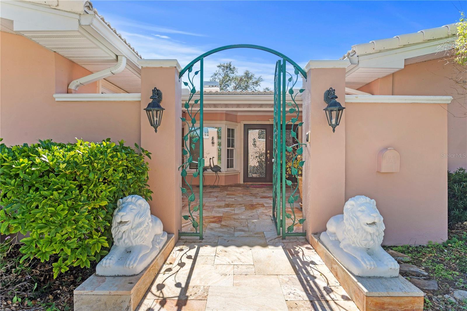 Property Photo: 1131 Snell Isle Boulevard NE FL 33704