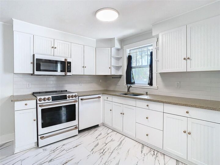 Property Photo: 14236 14th Street FL 33523