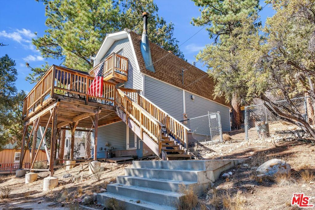 Property Photo: 1129 Eagle Mountain Drive CA 92314
