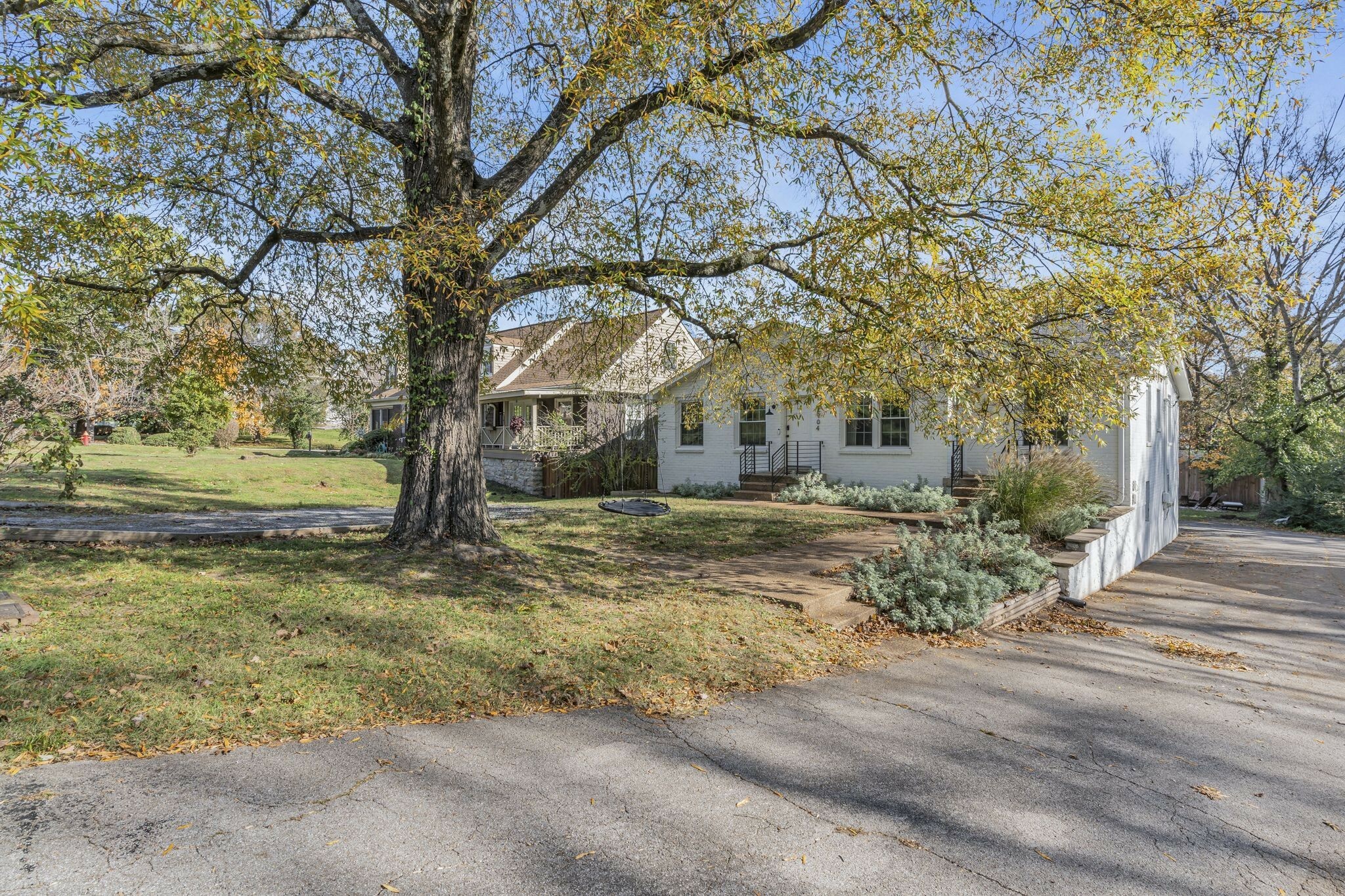 Property Photo:  2904 McNairy Ln  TN 37204 