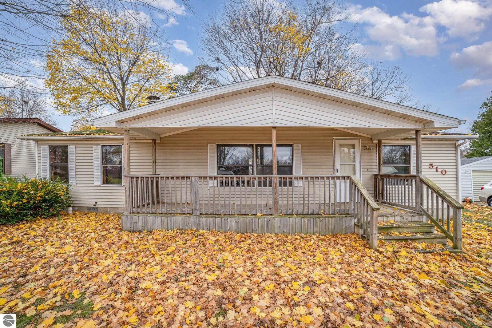 Property Photo:  510 Moyer Avenue  MI 48801 