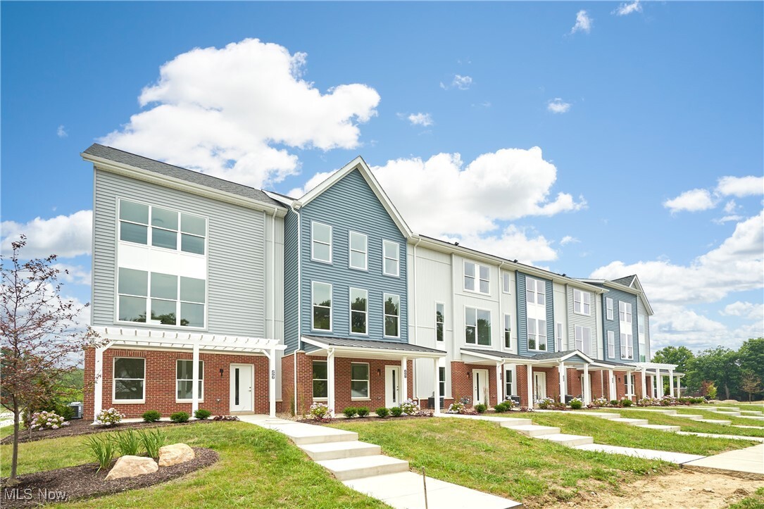Property Photo: 602 Mull Avenue 11 OH 44313
