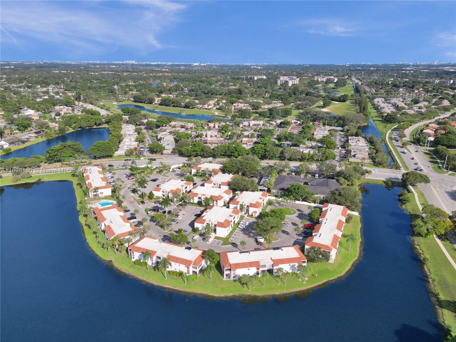 Property Photo:  1104 N Hiatus Rd 1104  FL 33026 