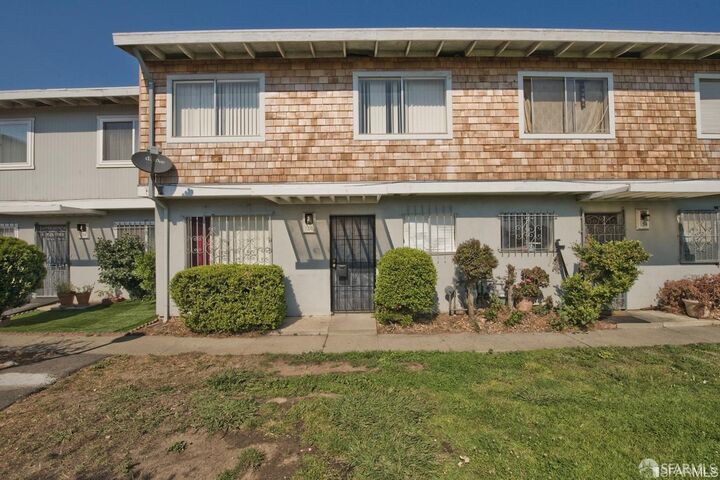 134 Dolphin Court  San Francisco CA 94124 photo