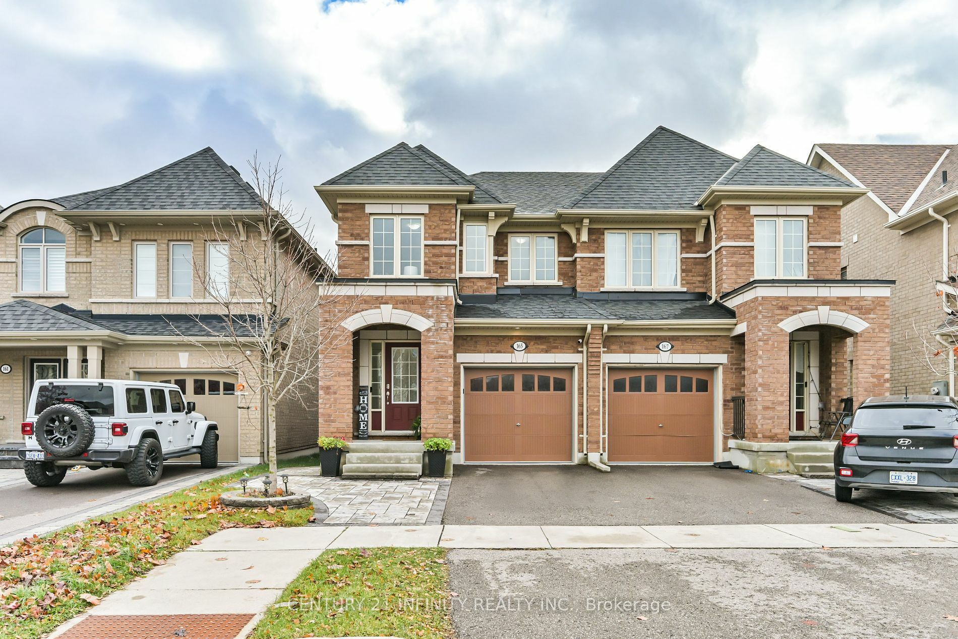 165 Hyperion Crt  Oshawa ON L1L 0K1 photo