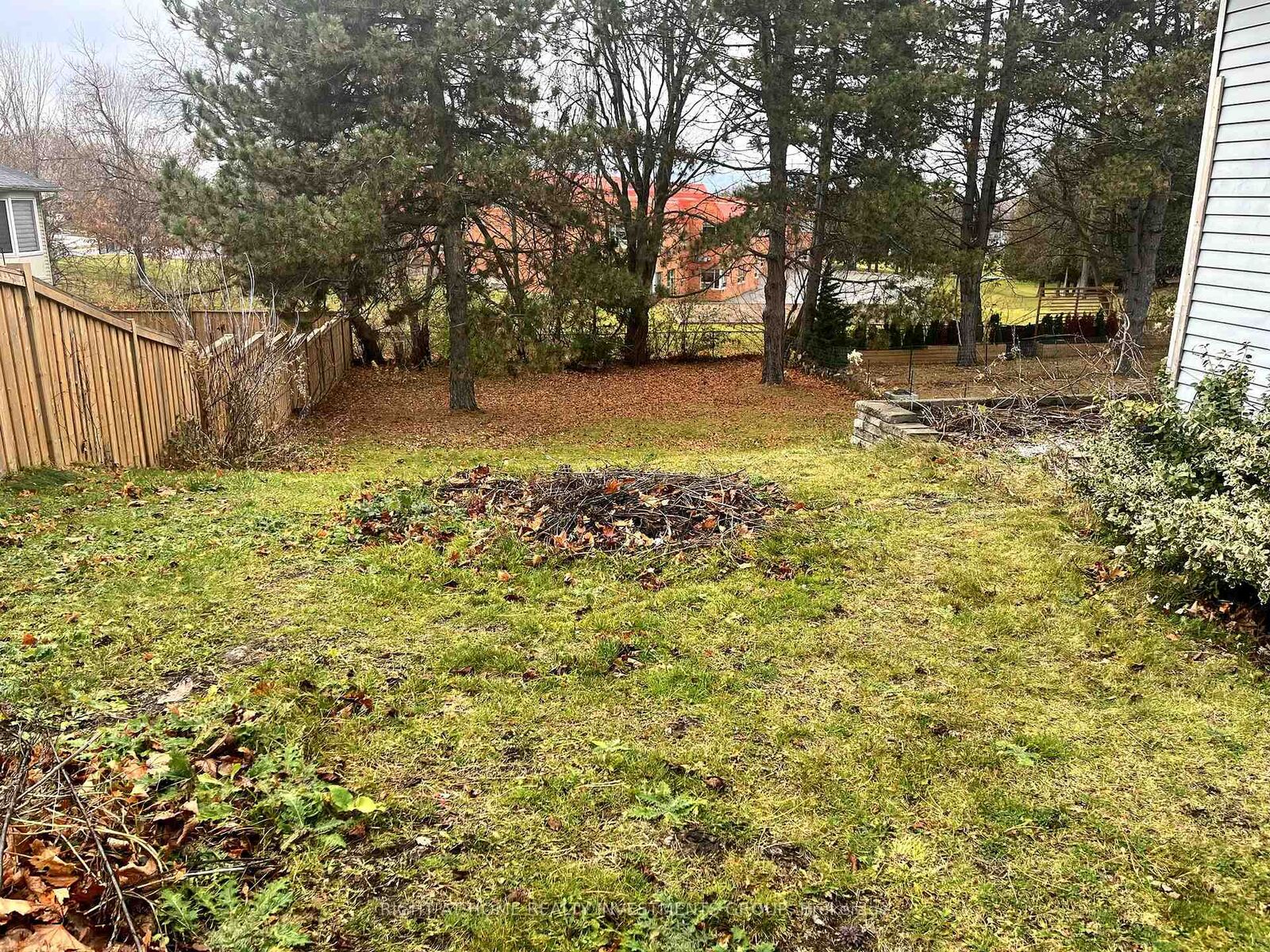 Property Photo: 142 Howard Road ON L3Y 3G7