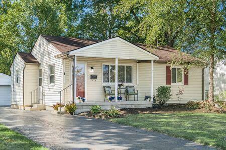 Property Photo:  2203 Edgevale Road  OH 43221 