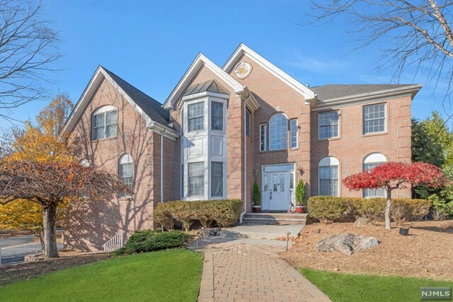 Property Photo:  22 Briarwood Way  NJ 07508 