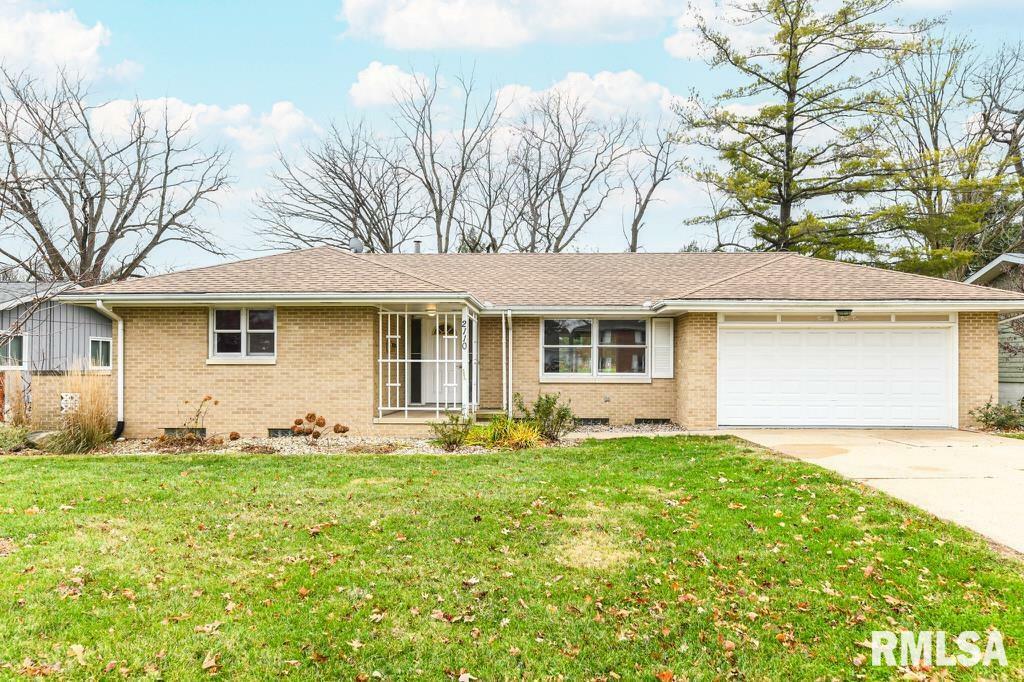 Property Photo:  2110 W Newman Parkway  IL 61604 