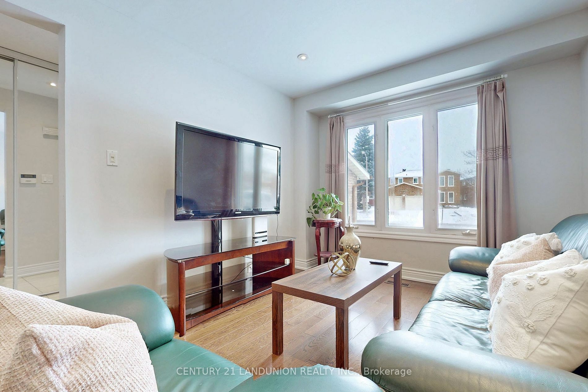 Property Photo:  170 Ingleton Blvd  ON M1V 1Z7 