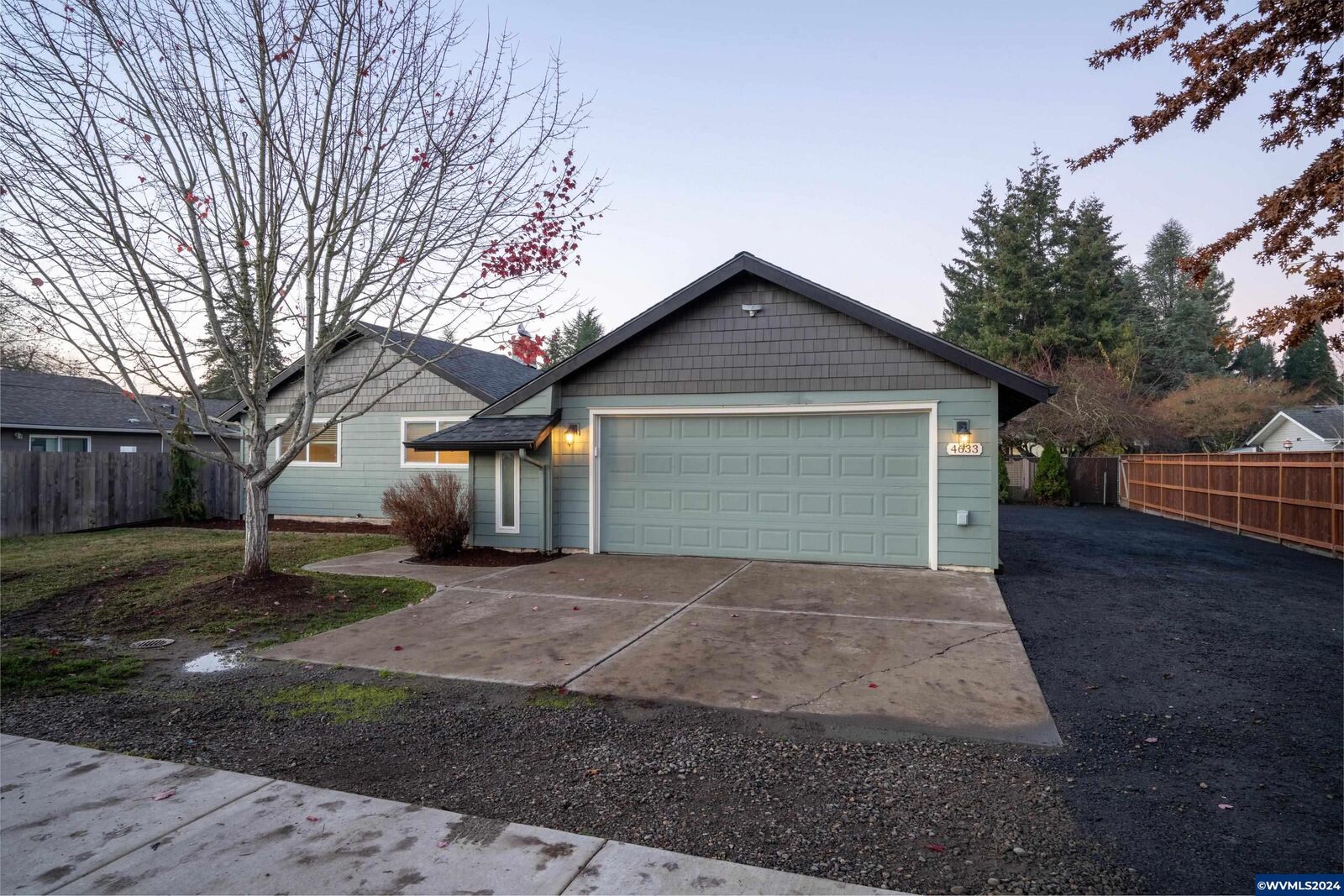 Property Photo: 4633 Hayesville Dr NE OR 97305