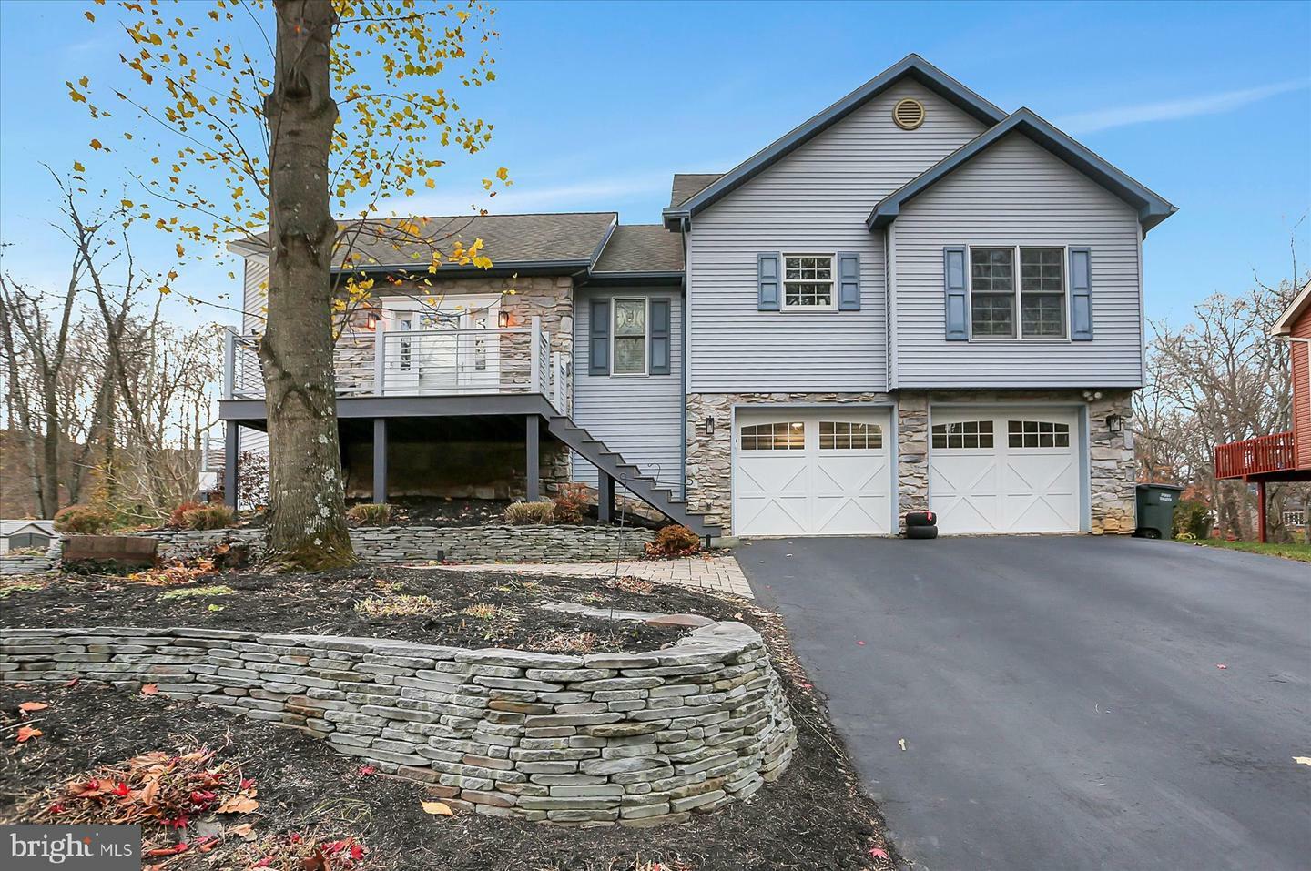 Property Photo:  228 Creekwood Drive  PA 17011 