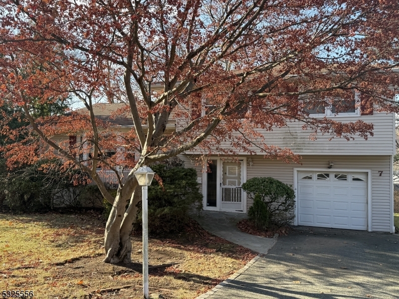 Property Photo:  7 Rock Spring Ave  NJ 07052 