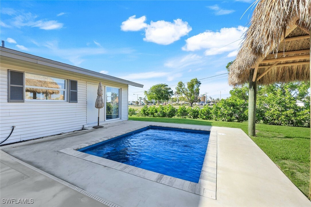 Property Photo:  4903 Edith Esplanade  FL 33904 
