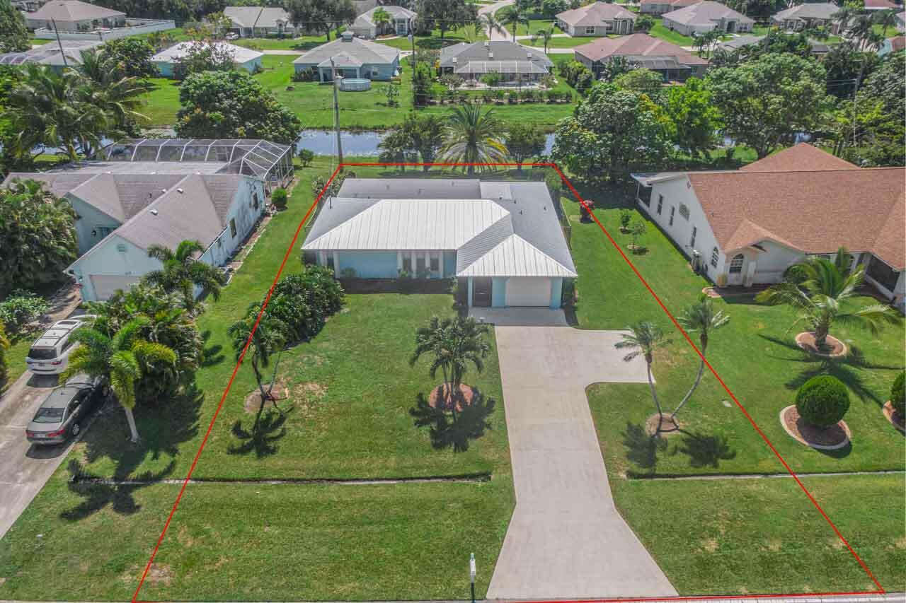 Property Photo:  1625 SE Berkshire Boulevard  FL 34952 