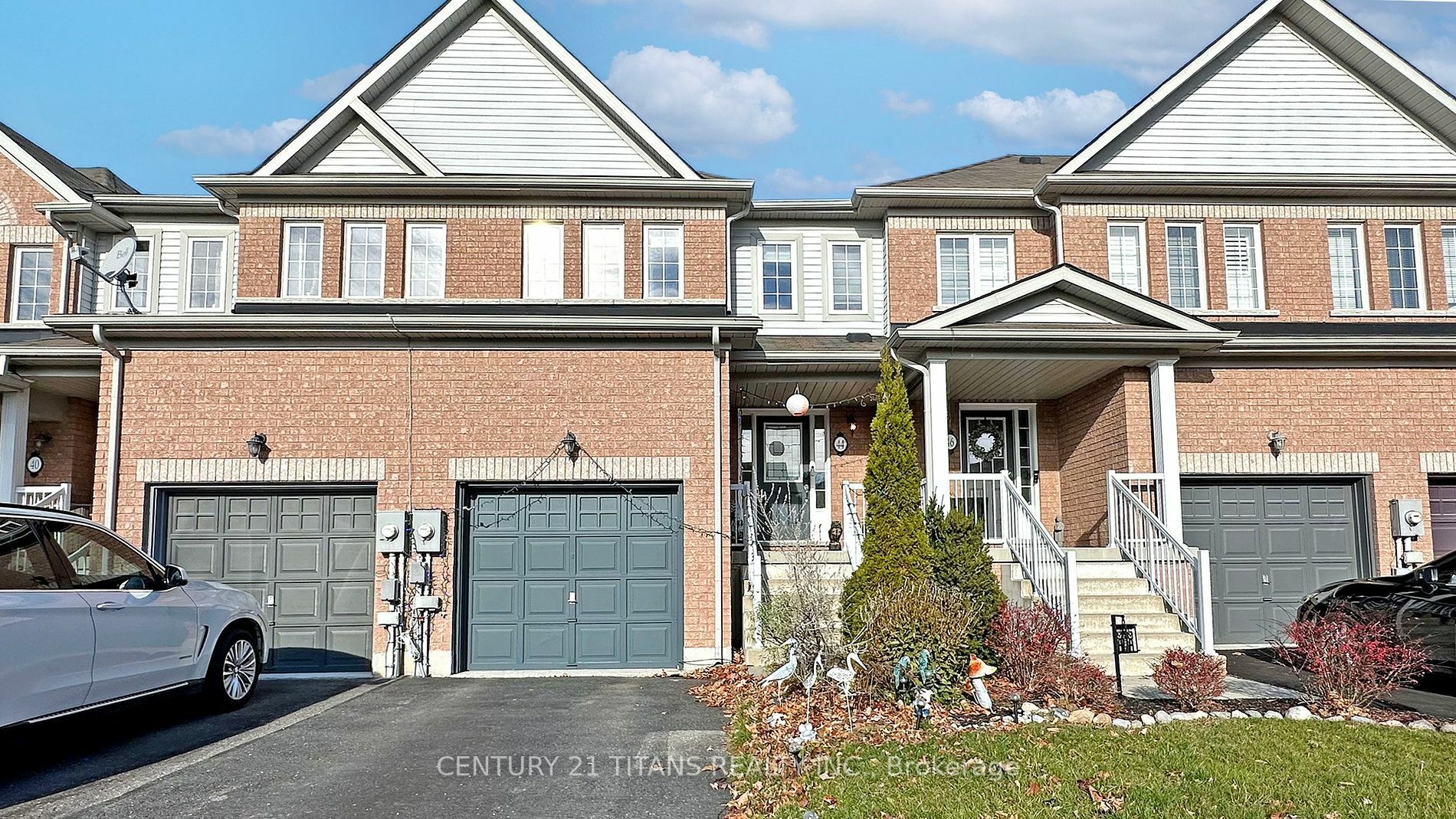 44 Dewell Cres  Clarington ON L1E 0B7 photo