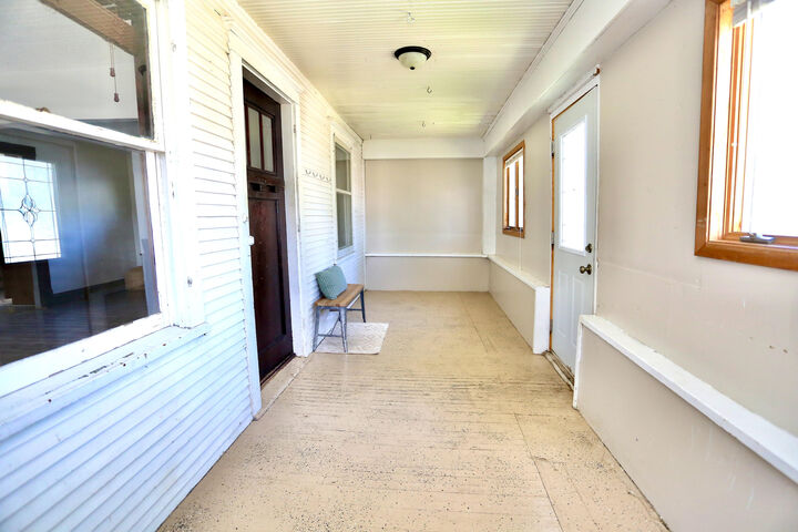 Property Photo:  810 S 1st St  SD 57401 