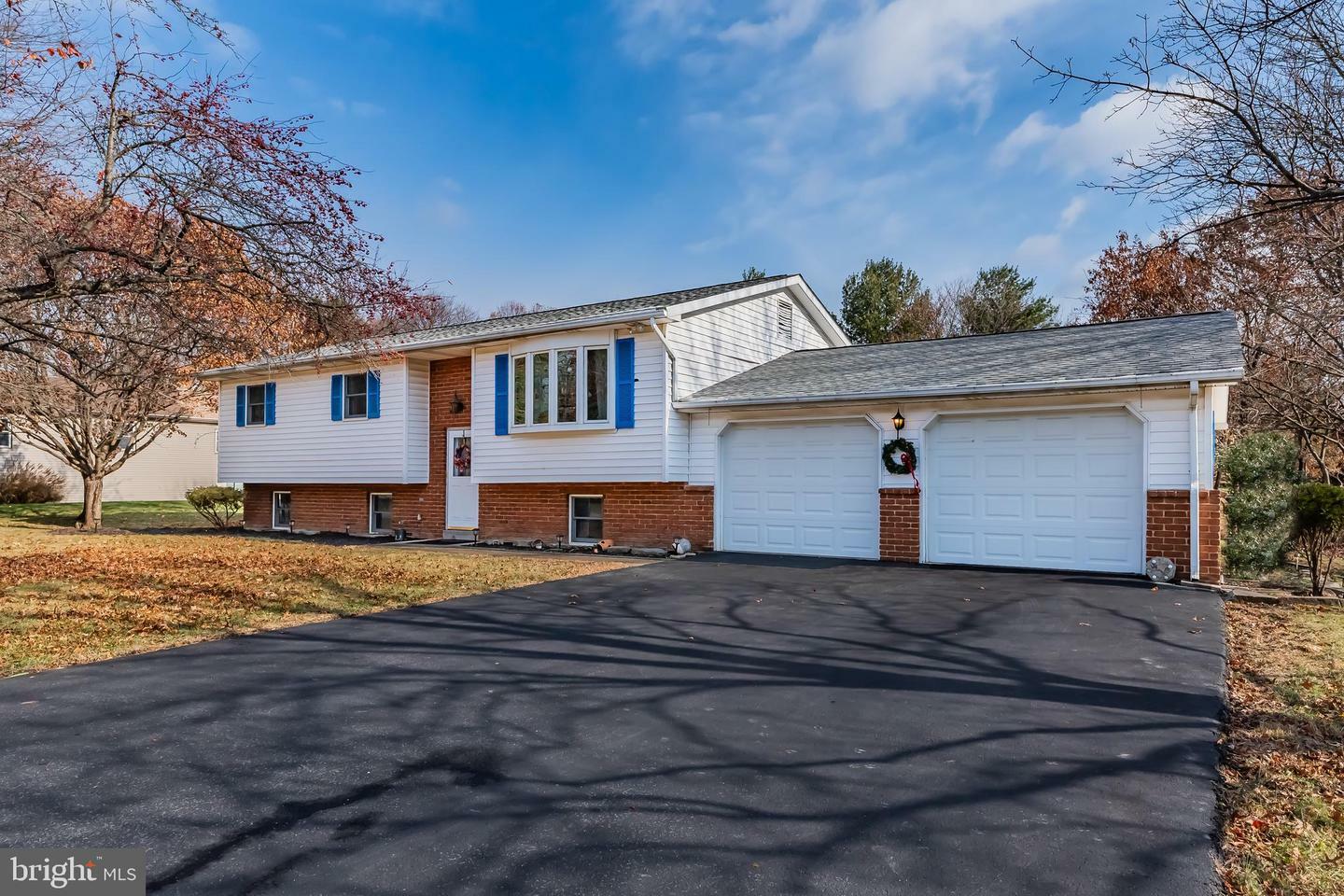 Property Photo:  3805 Kenton Lane  PA 17110 