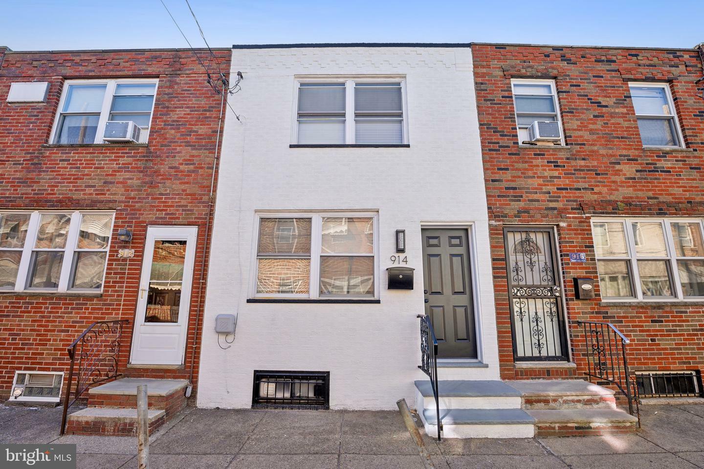 Property Photo:  914 Winton Street  PA 19148 