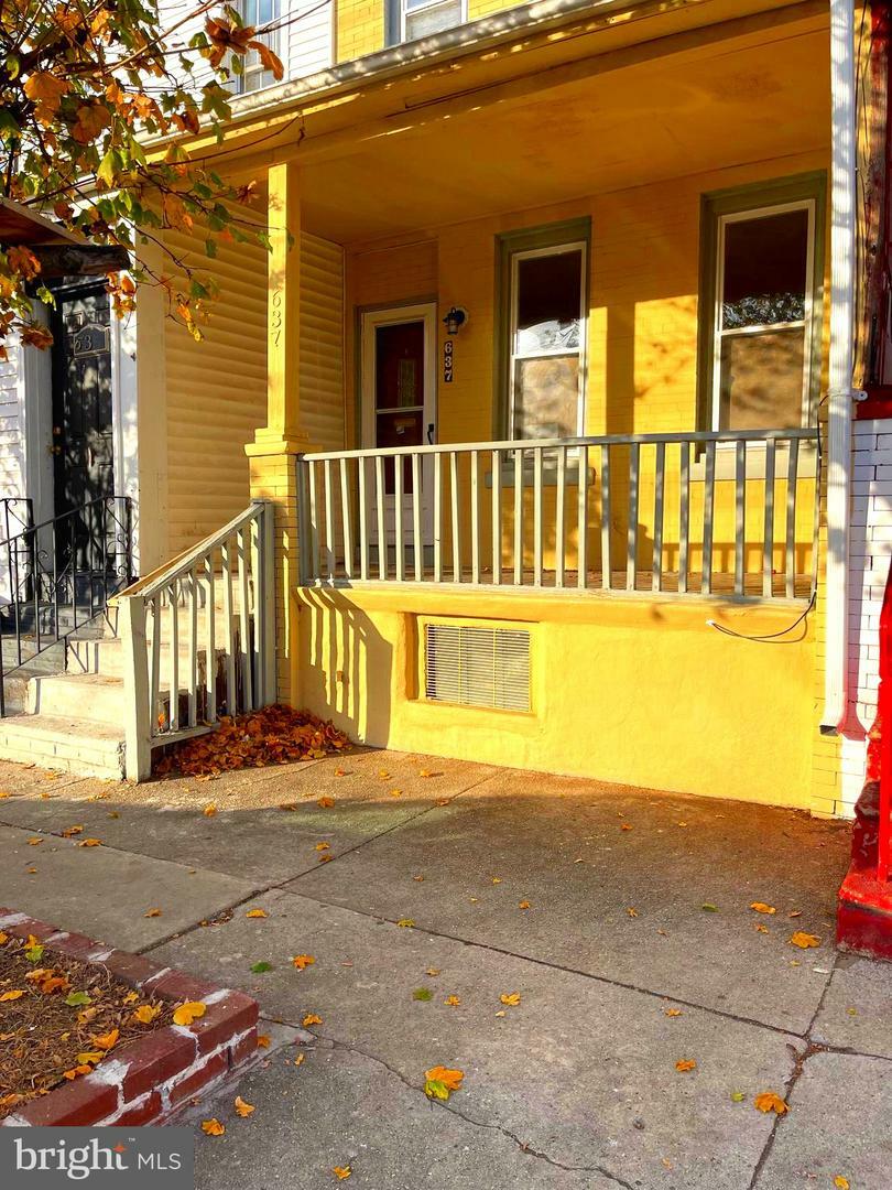 Property Photo:  637 Vine Street  NJ 08102 