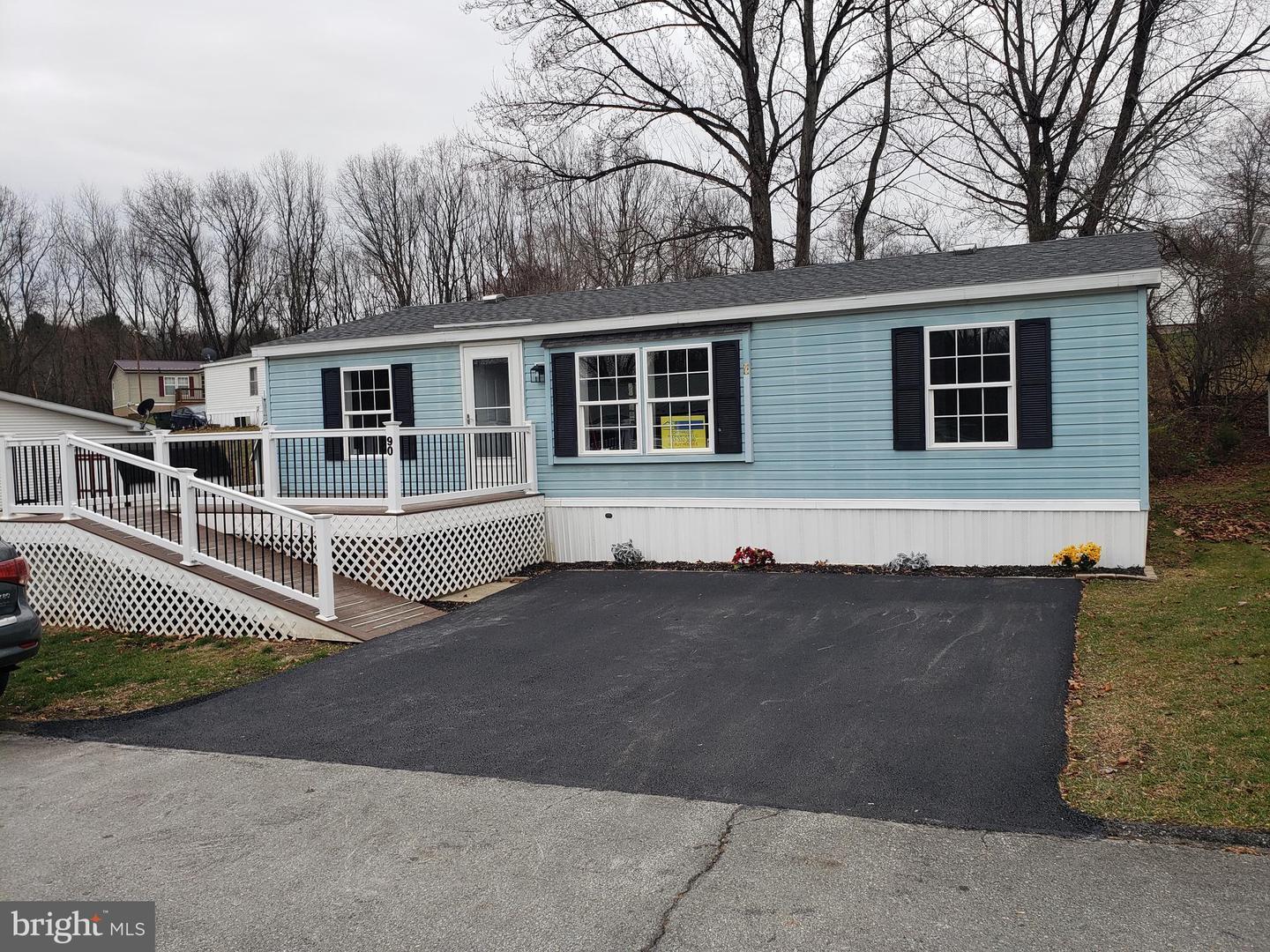 90 Cherokee Drive  Windsor PA 17366 photo