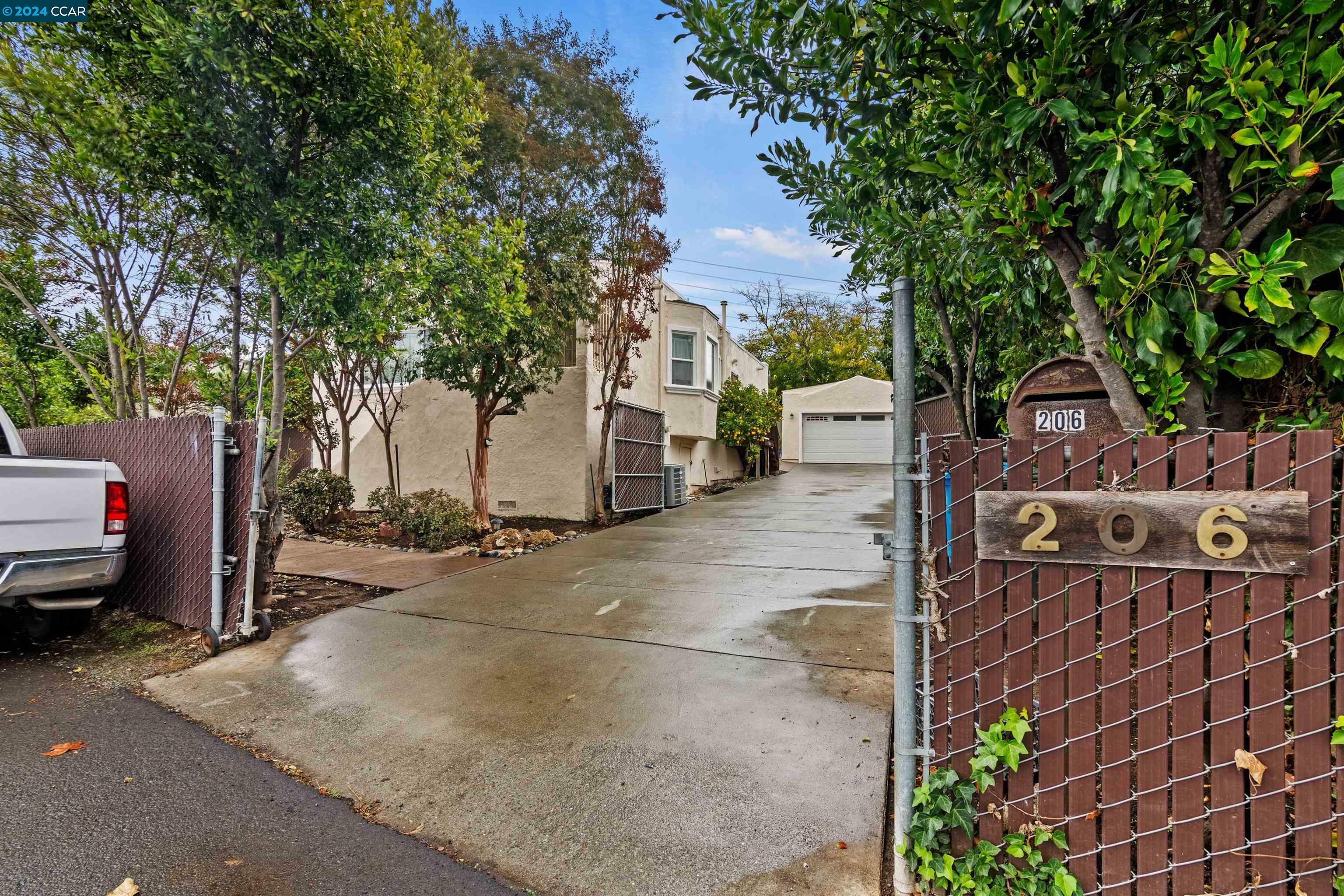 Property Photo:  206 Home Acres Ave  CA 94591 