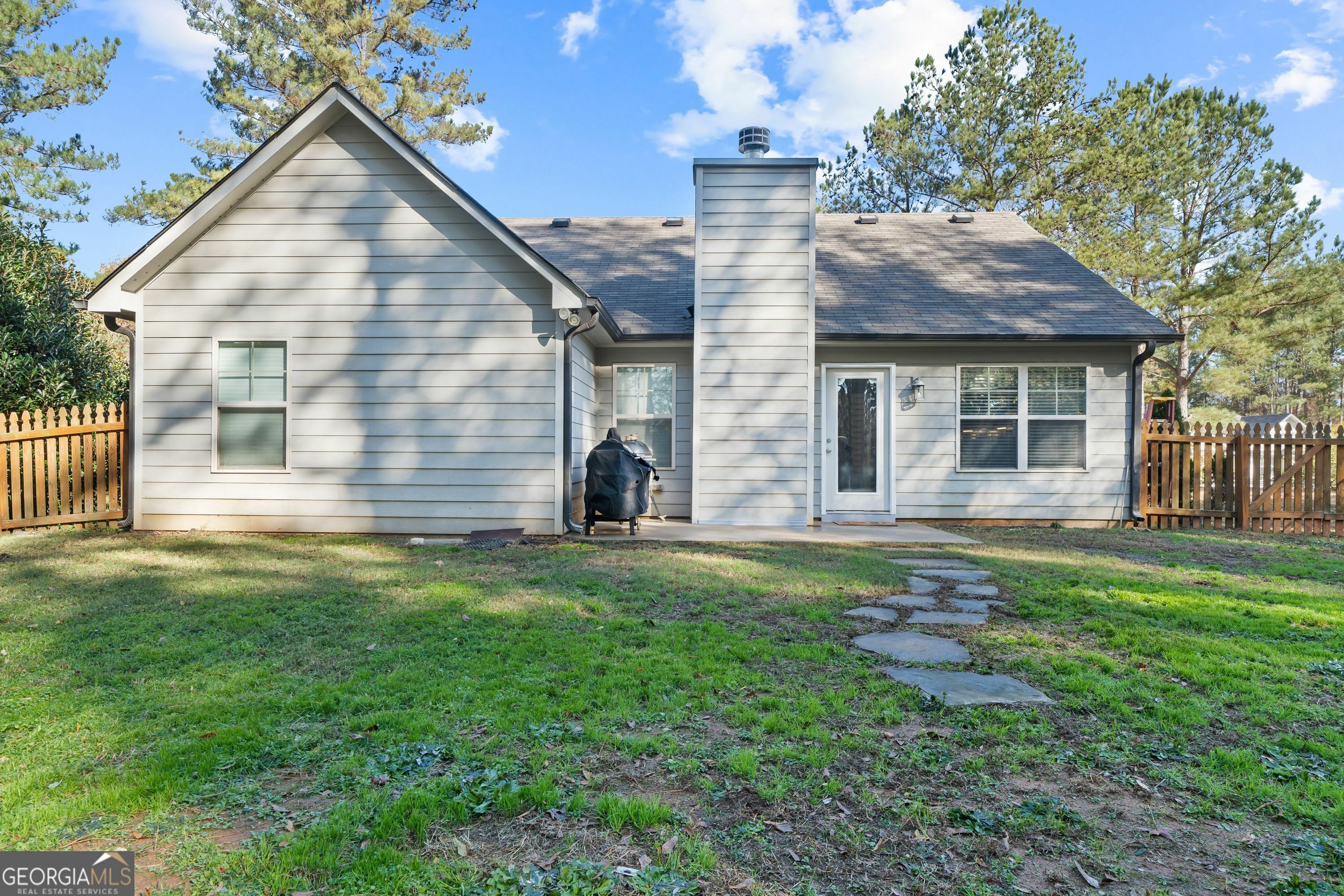 Property Photo:  1051 Oak Hill Lane  GA 30650 