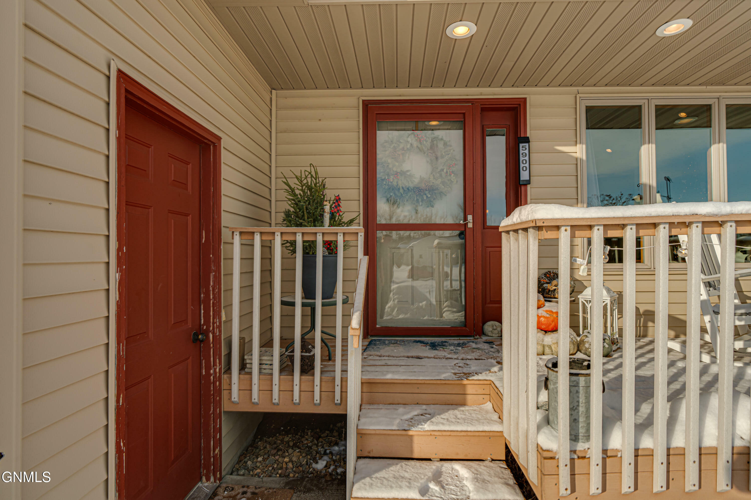 Property Photo:  5900 Shoal Drive  ND 58503 