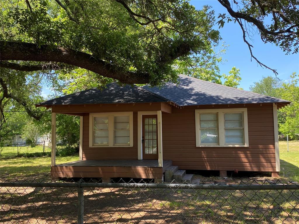Property Photo:  185 5th Street  TX 75862 