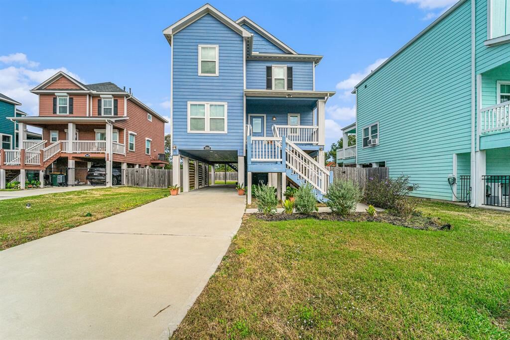 Property Photo: 1504 Ashley Court TX 77586
