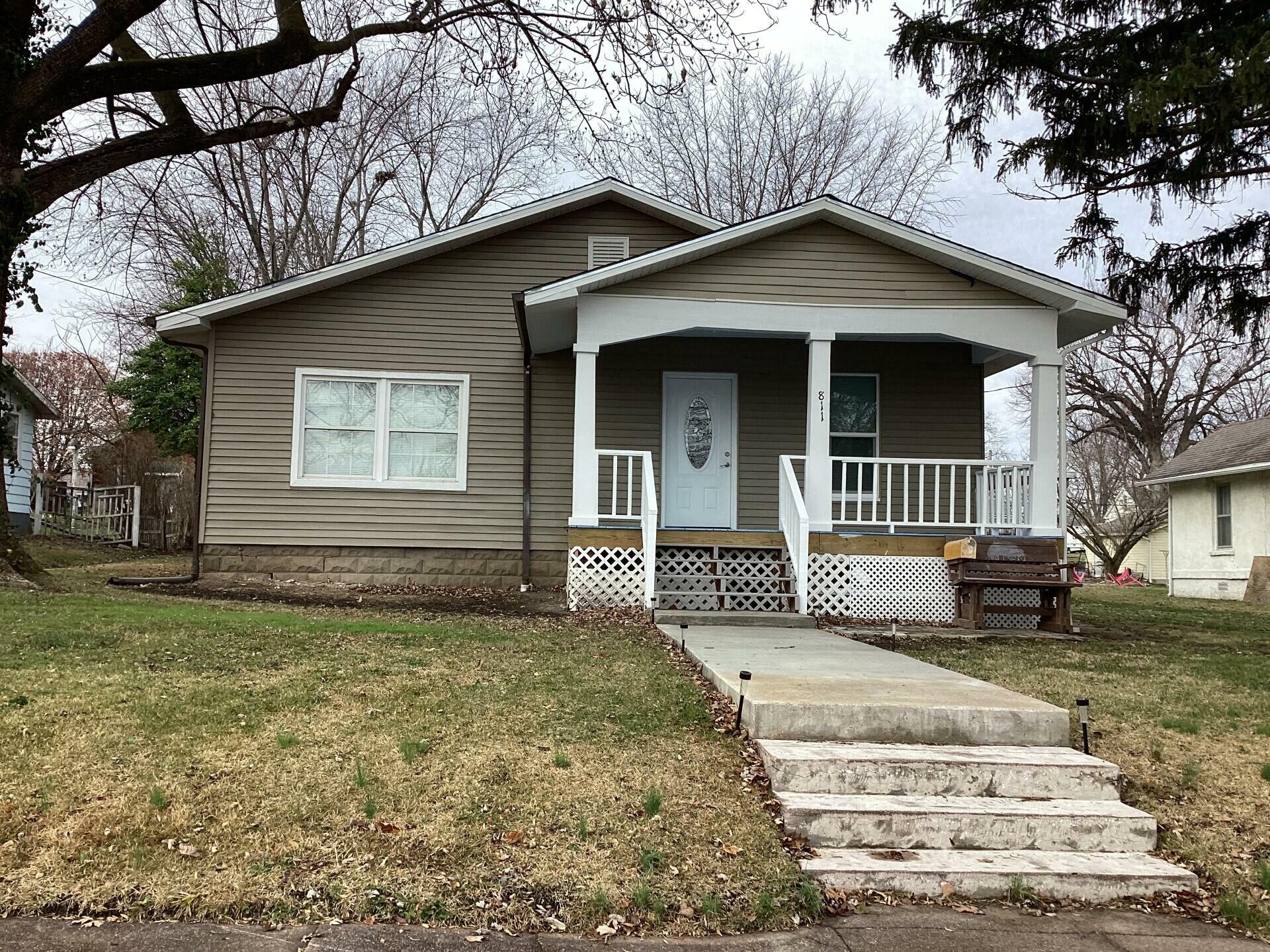 Property Photo:  811 S Washington Street  MO 65265 