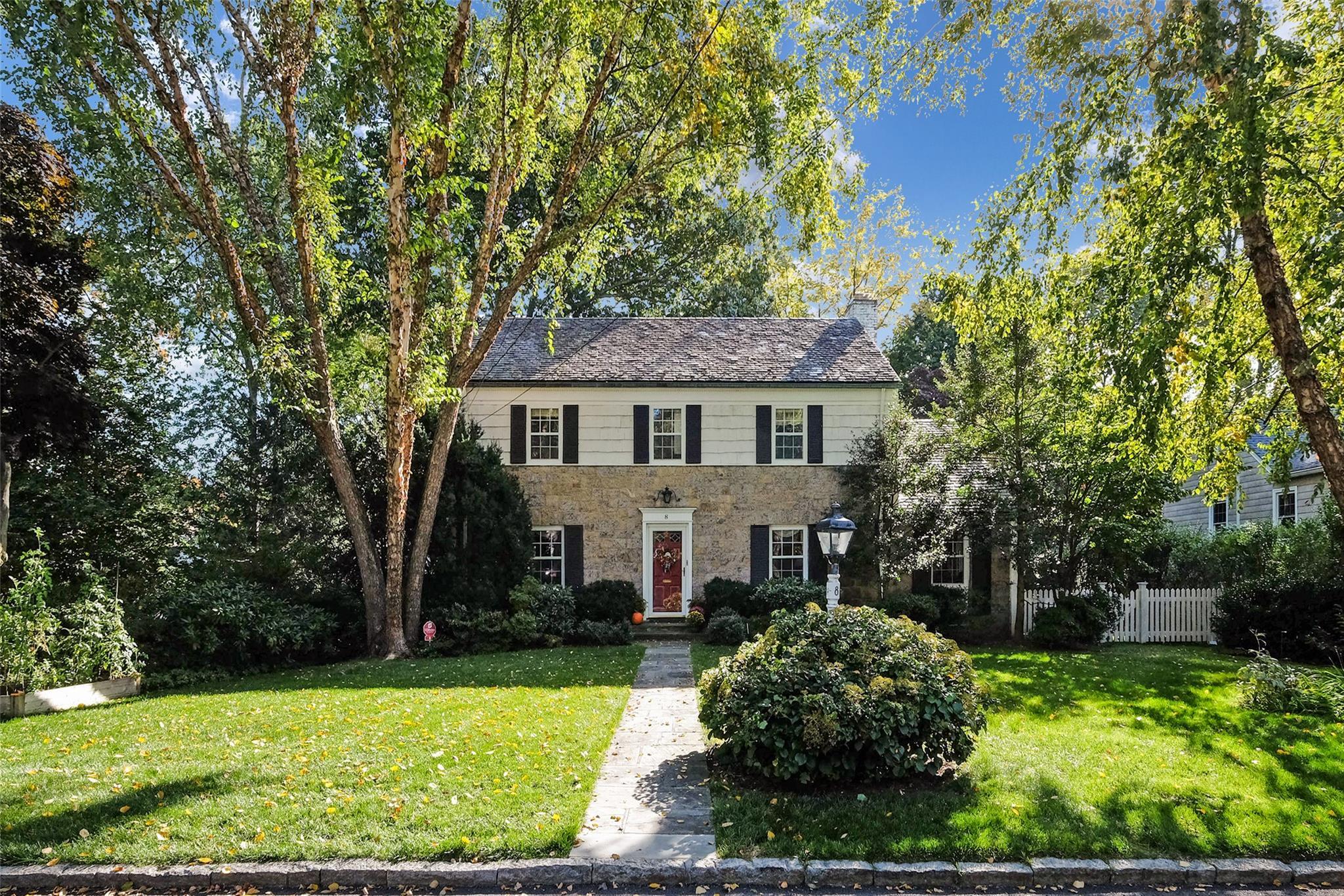 Property Photo: 8 Oakstwain Road NY 10583
