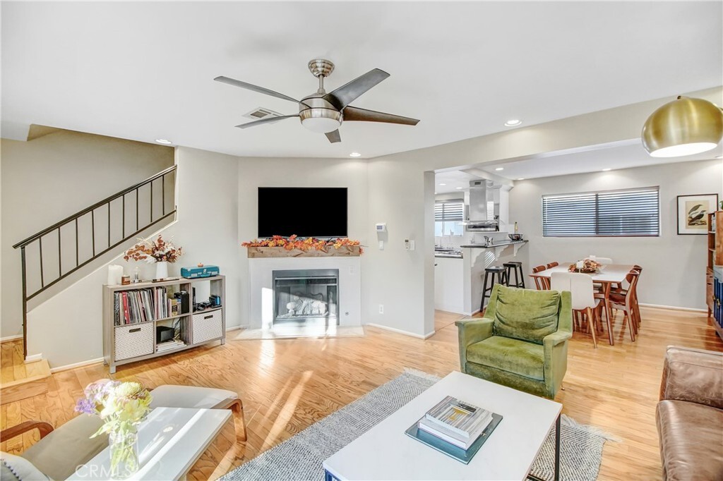 Property Photo: 18550 Hatteras 4 CA 91356