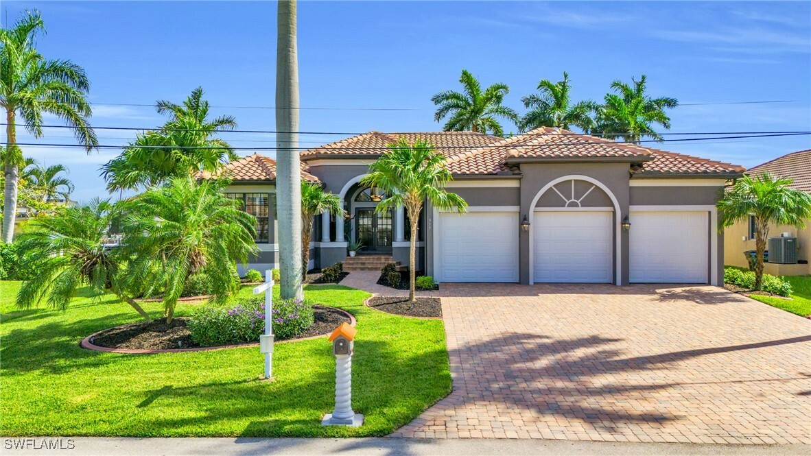 Property Photo: 939 Dolphin Drive FL 33904