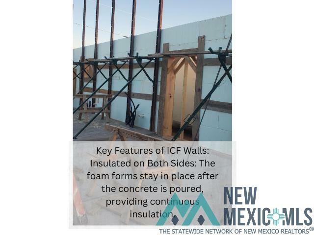 Property Photo: 2711 S Onyx Drive NM 88203