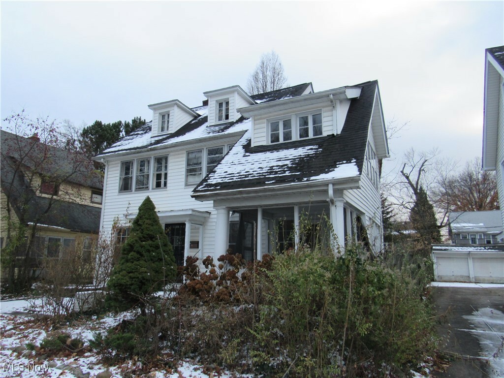 Property Photo:  3124 E Overlook Road  OH 44118 