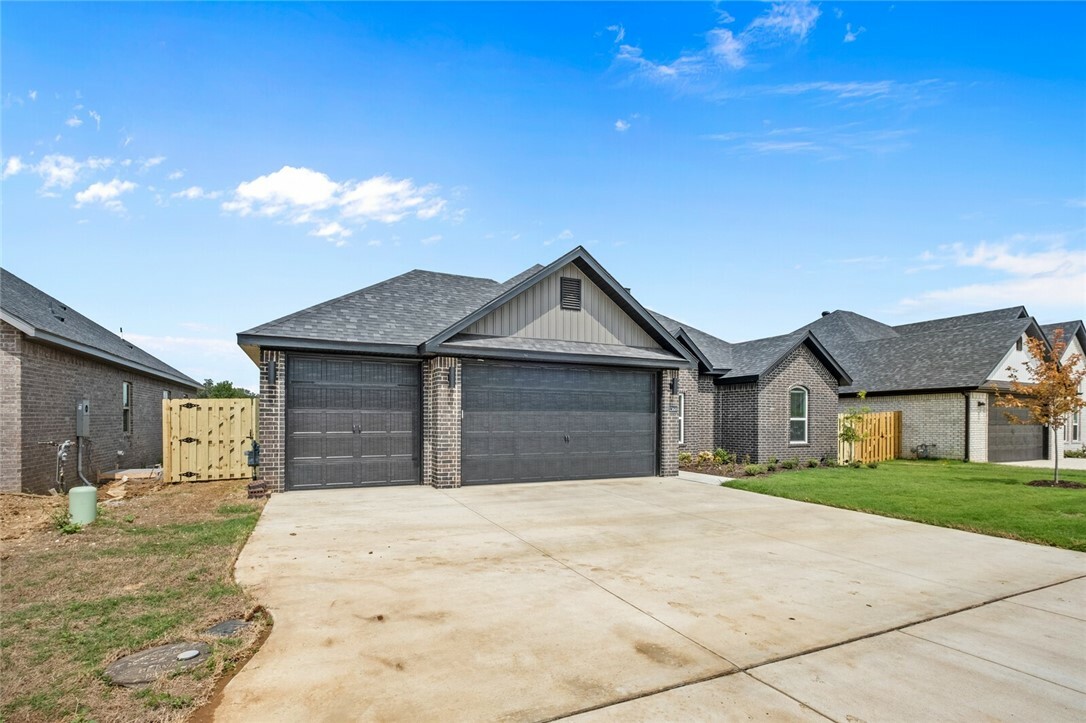 Property Photo:  1321 Overcup Oak Lane  AR 72713 