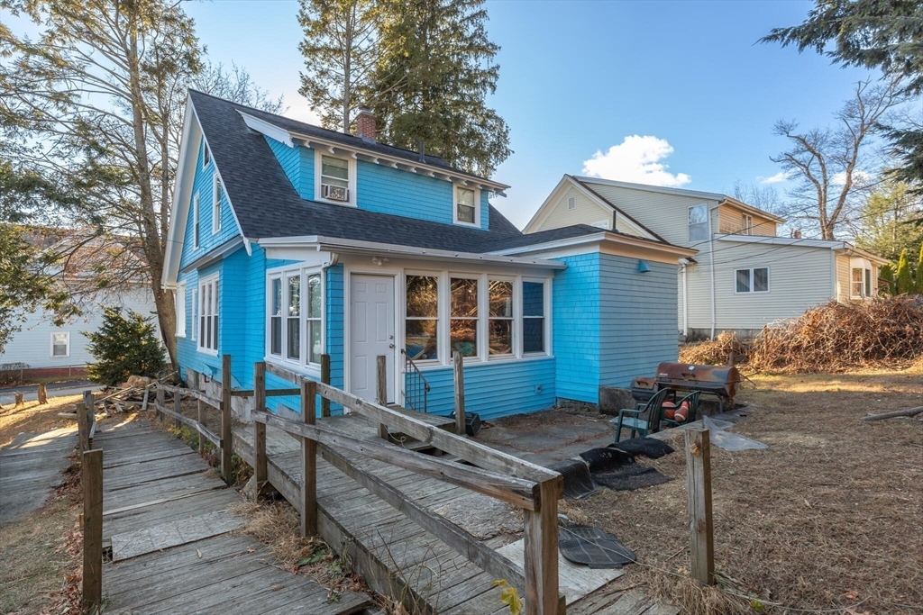 Property Photo:  132 Institute Rd  MA 01602 