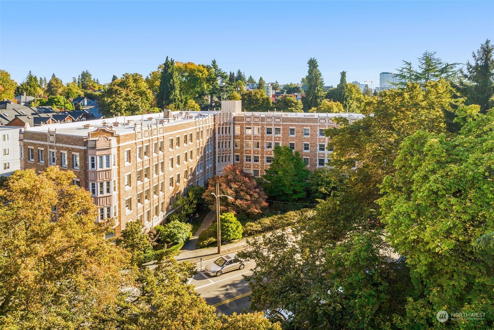 Property Photo:  5810  Cowen Place NE 2  WA 98105 