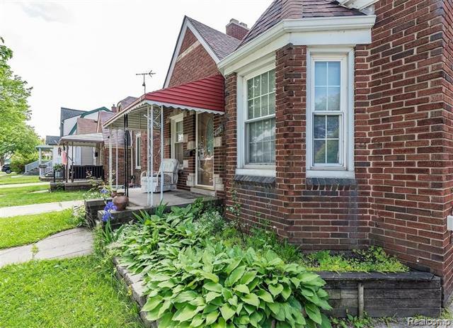 Property Photo:  6115 Yinger Avenue  MI 48126 