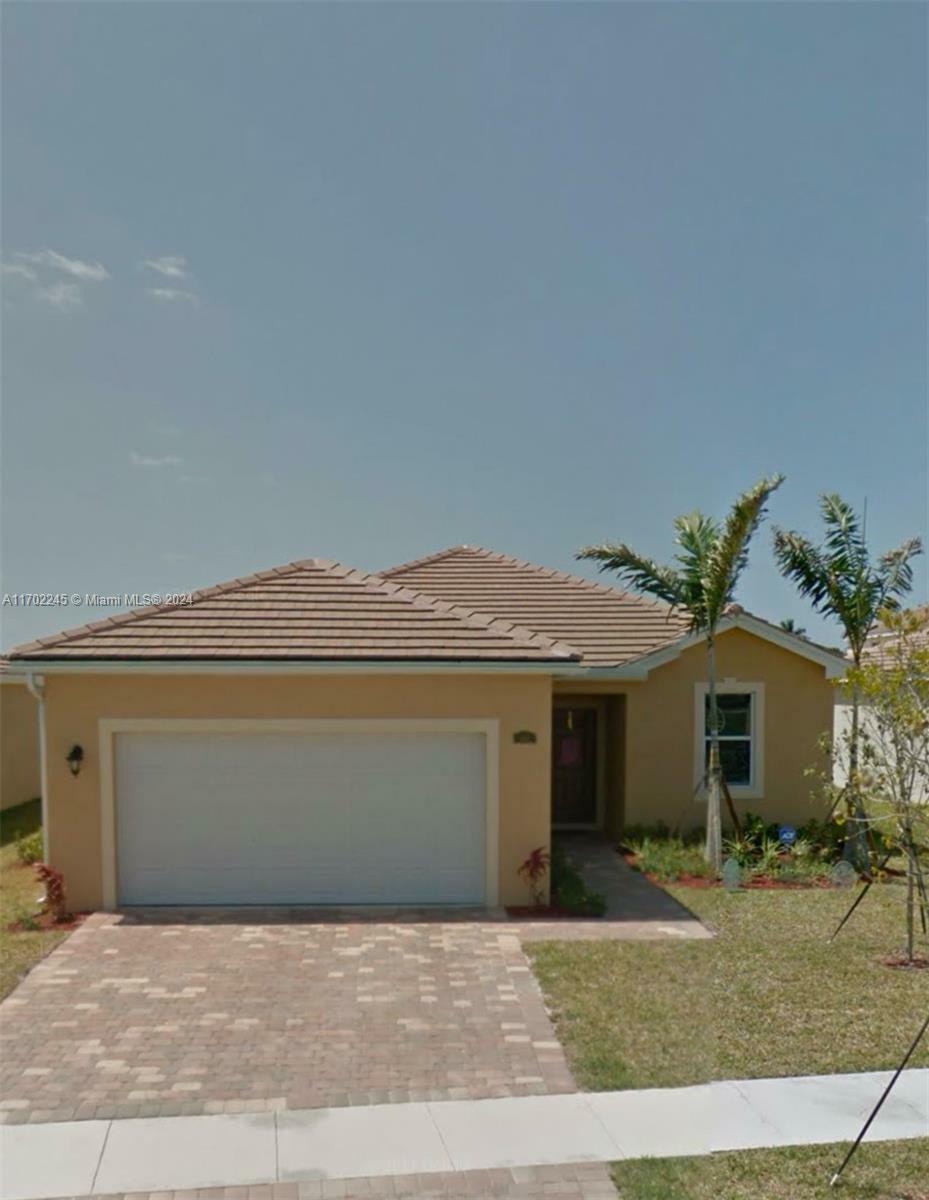 Property Photo:  642 SE 31st Ave  FL 33033 