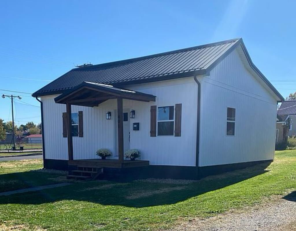 Property Photo: 401 Main Street OH 45640