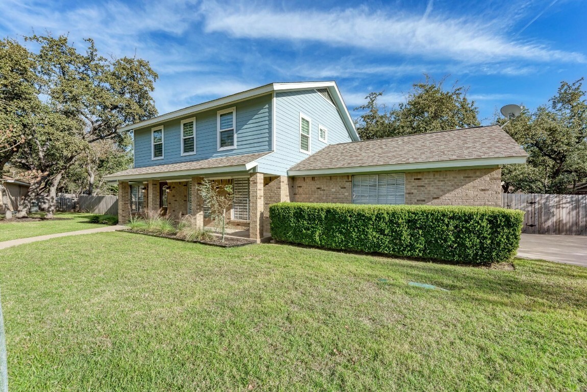 Property Photo:  9801 Fox Chase Circle  TX 78750 