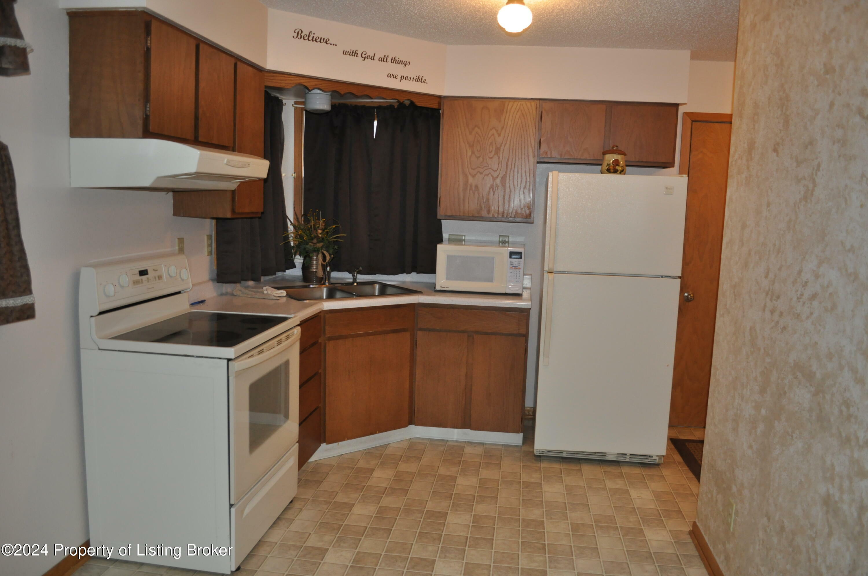 Property Photo:  501 4th Street W  SD 57638 