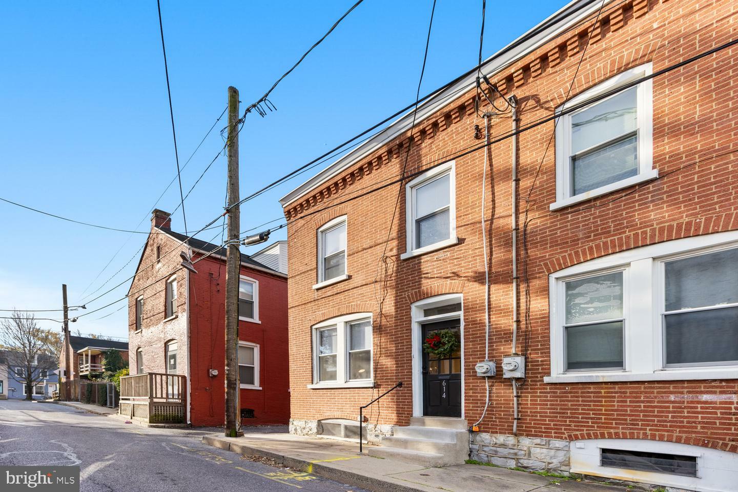 Property Photo:  614 Olive Street  PA 17602 