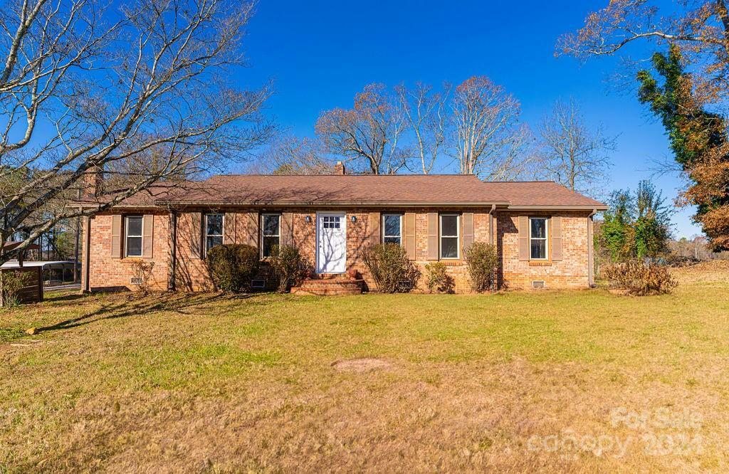 Property Photo:  1250 Zeb Haynes Road  NC 28650 