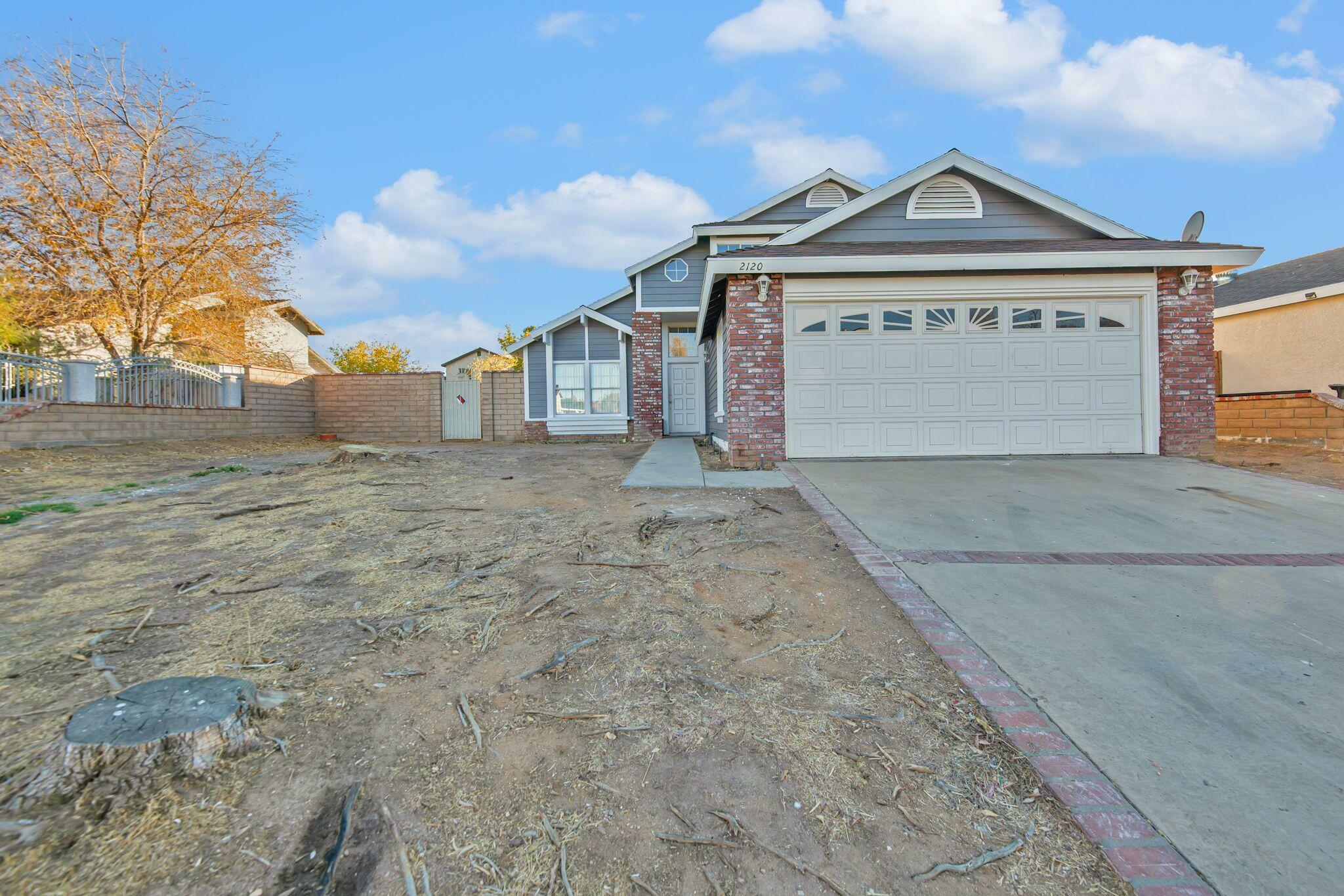 Property Photo:  2120 Moonlight Court  CA 93550 