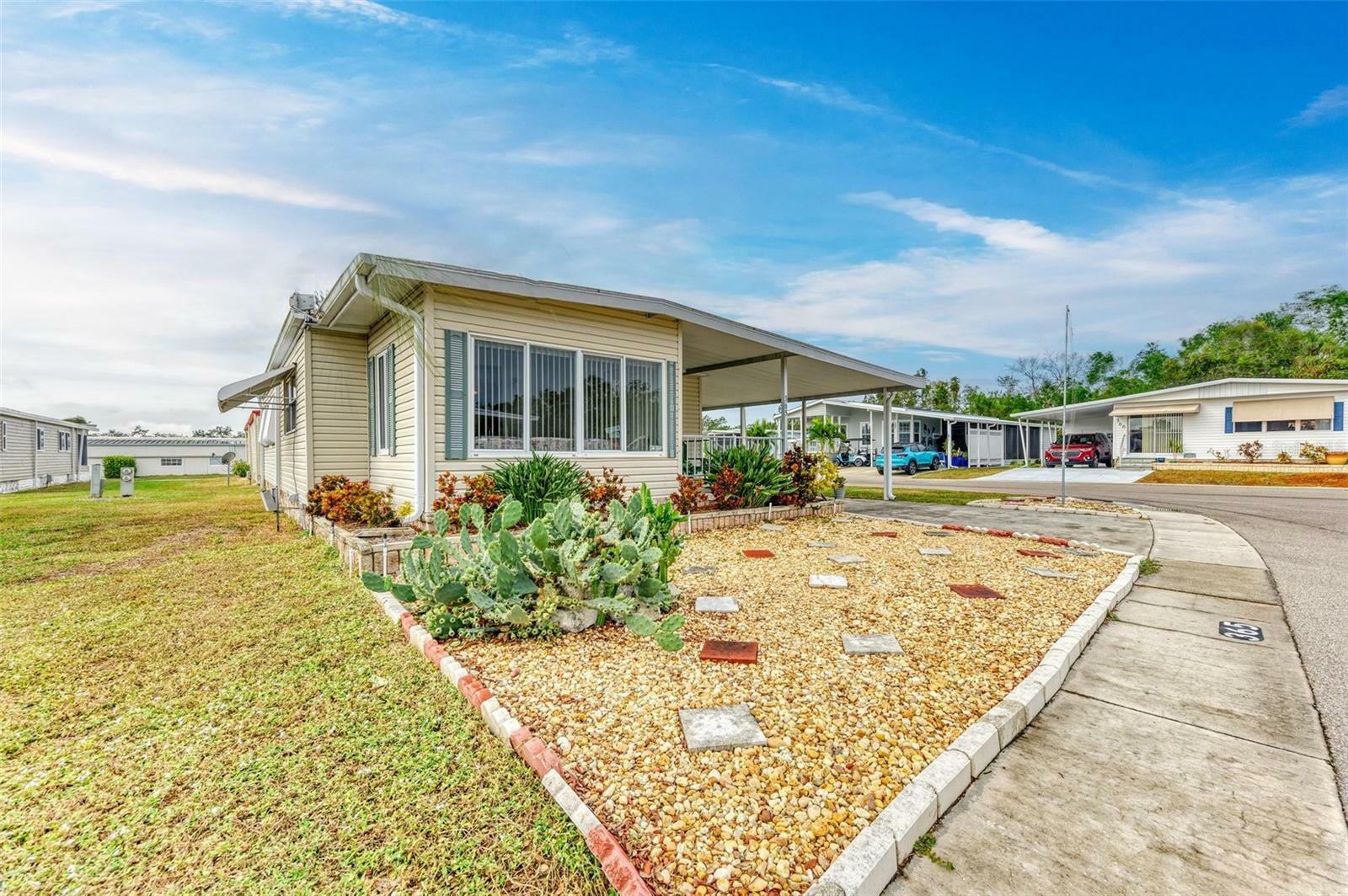 Property Photo:  5619 Bayshore Road 365  FL 34221 