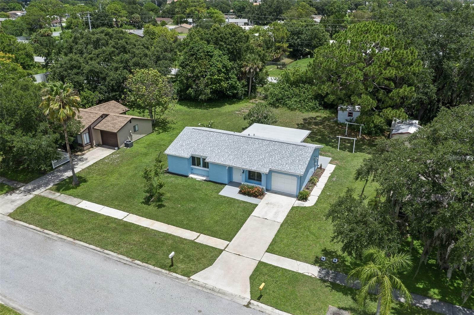 Property Photo:  5664 Kenwood Drive  FL 34287 